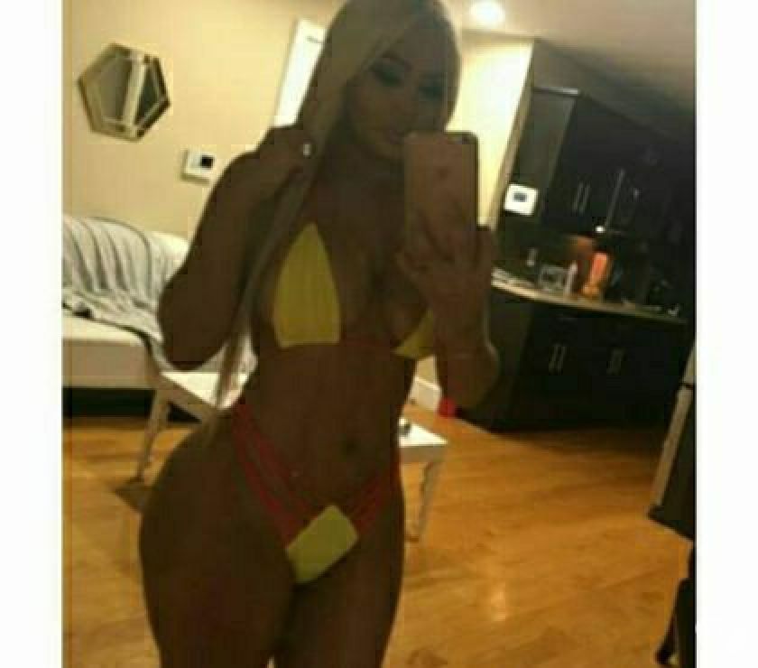 Douce femme raffinée et élancée